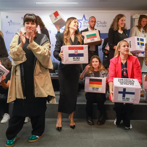 Burgerinitiatief voor EU-abortuszorgfonds haalt meerderheid in Europees Parlement