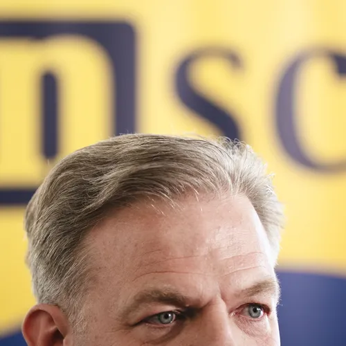 Pieter Omtzigt stapt nu echt op, merkt balk in eigen oog nog steeds niet op
