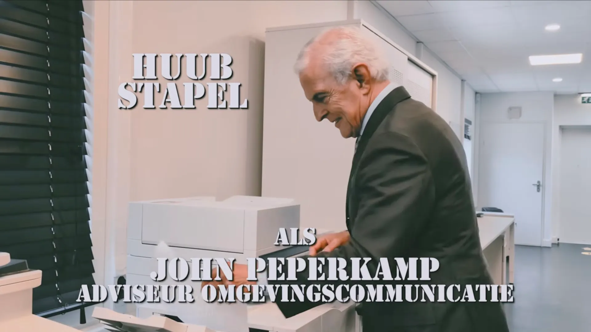 Afbeelding van Heeft je gemeente een probleem en kan niemand helpen? Bel het AZC-team