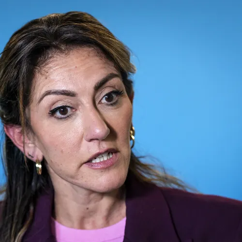 Dilan Yesilgöz stelt eis na eis na eis, wil nu kabinet zonder Kamermeerderheid