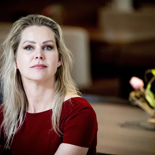 Oepsie, het land zakt weg in de poepsie, hihi