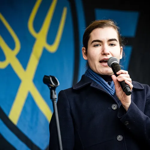 FvD zuigt de kracht uit de democratie net als een succubus in de middeleeuwen