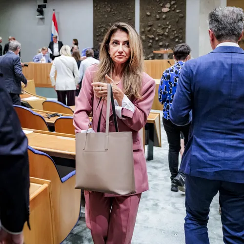 Yesilgöz’ VVD: Visieloze Vereniging voor Democratische-uitholling
