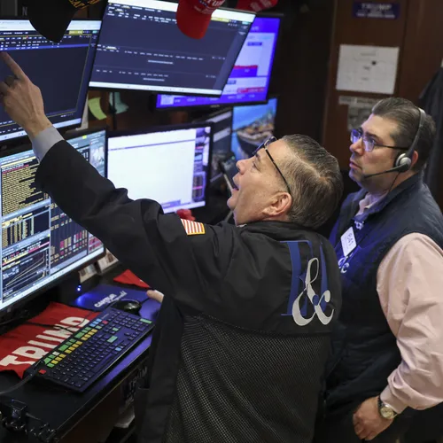 Trump-insiders lopen binnen dankzij handel met voorkennis over Iran-oorlog