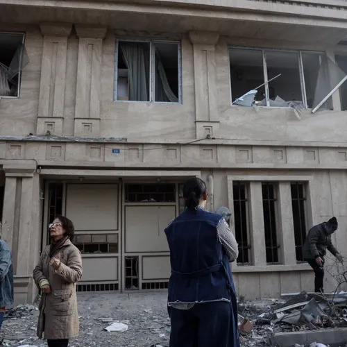 En nu allemaal: 'Bombardeer het Midden-Oosten!'