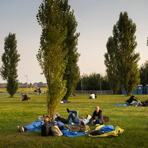Vluchtelingen dreigen weer buiten te moeten slapen door ultrarechts wanbeleid