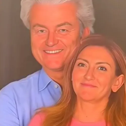 Yesilgöz en Wilders betrapt door kisscam