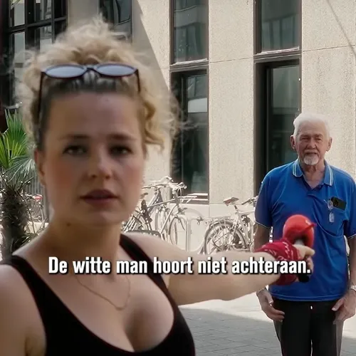 De witte man blijkt best bereid om naar achteren te gaan