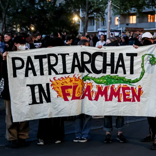 In het patriarchaat is de vrouw 'neukbare kunst': daarom wil de toeschouwer haar nog steeds duiden