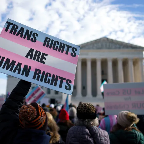 Amerikaanse Republikeinen stemmen voor landelijk totaalverbod op transgenderzorg