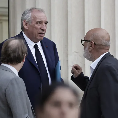 Frans parlement stuurt vierde premier in twee jaar weg