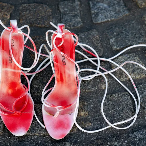 Ook na de moordpartij in Suriname praten we weer omfloerst over femicide