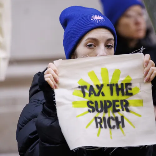 Rijkste 0,1% stalt meer geld in belastingparadijzen dan de armste 50% bezit