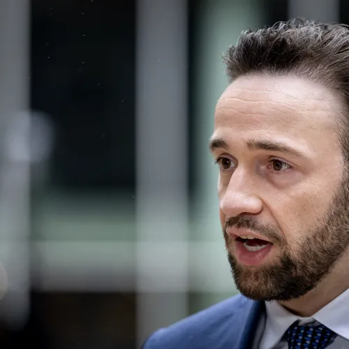 Staatssecretaris Silvio Erkens (VVD) wil gifspuiters ruim baan geven, actiegroep hoopt dat ministers ingrijpen