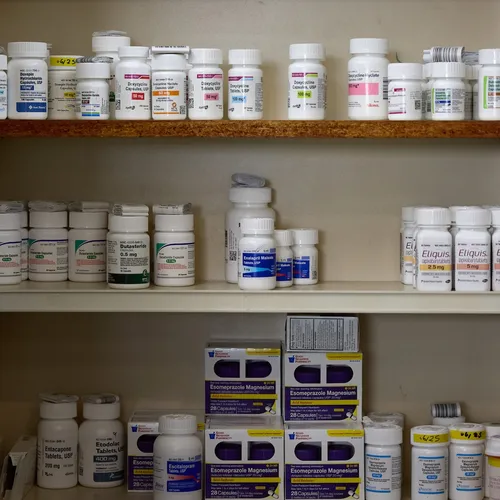 Apotheker Nieuwegein weigert zorg aan trans personen, minister grijpt in