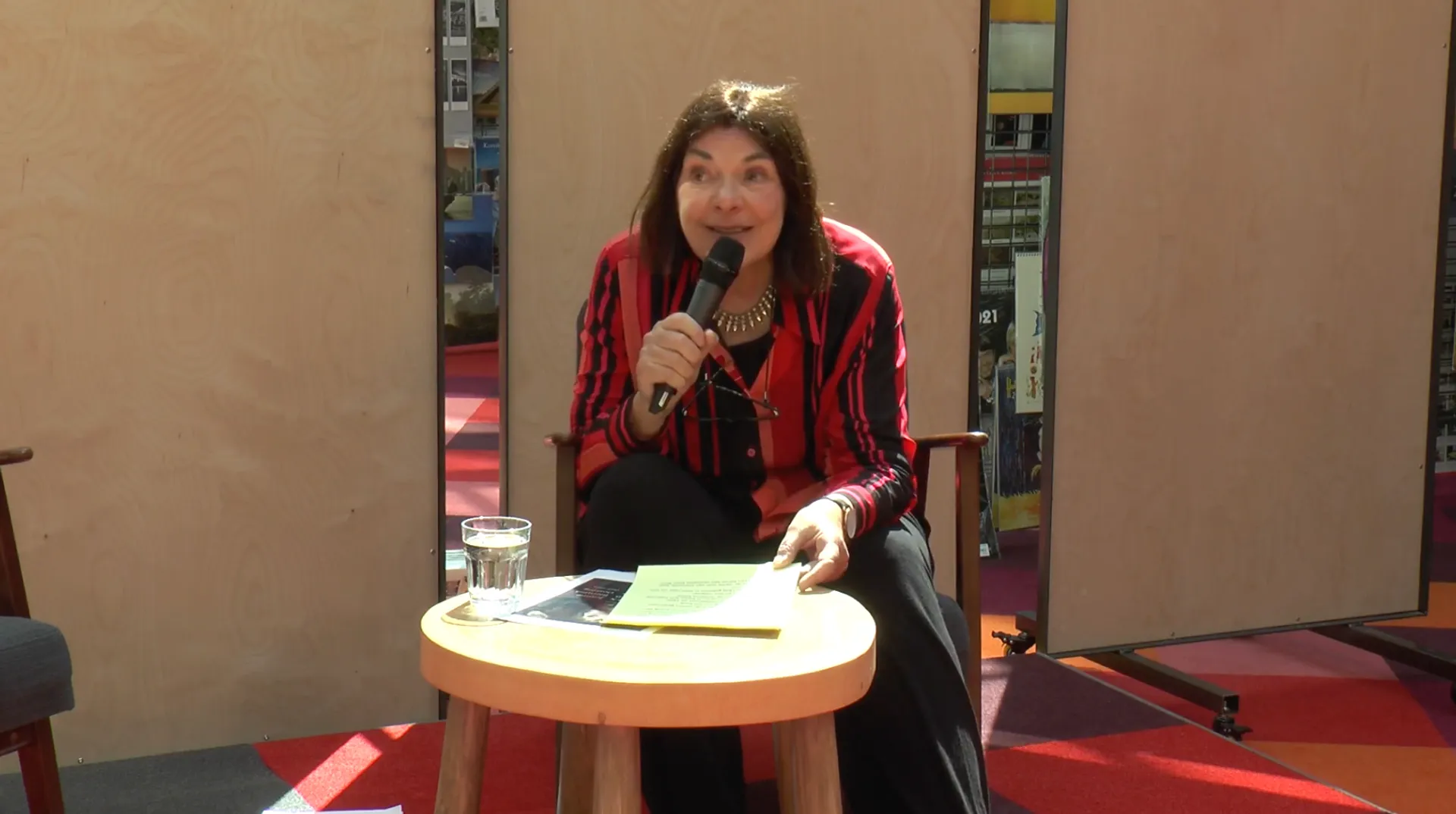 Afbeelding van Het achterhaalde feminisme en de losse omgang met feiten van Jolande Withuis