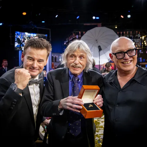 Nederland, kom tot bezinning