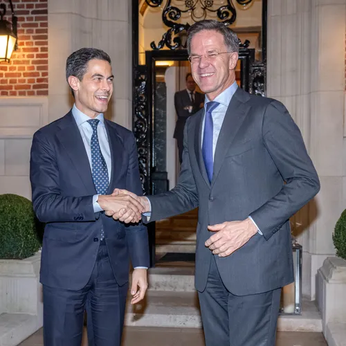 Jetten fopt inzake Iran wederom progressieve geestverwanten