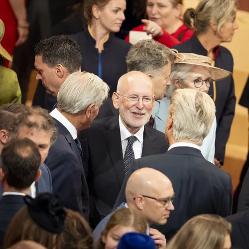 ‘Nederland kachelt achteruit’: reacties op de troonrede en miljoenennota