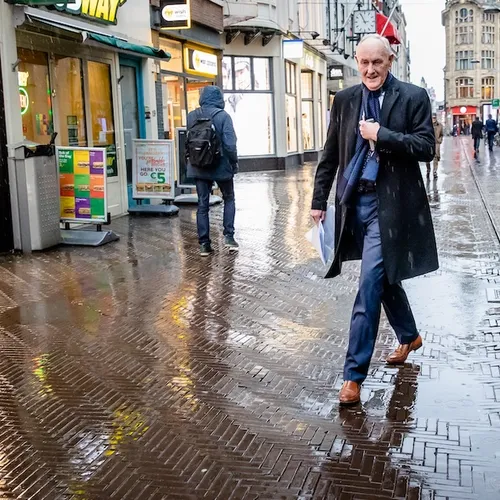 De ondergang van het café en de politiek