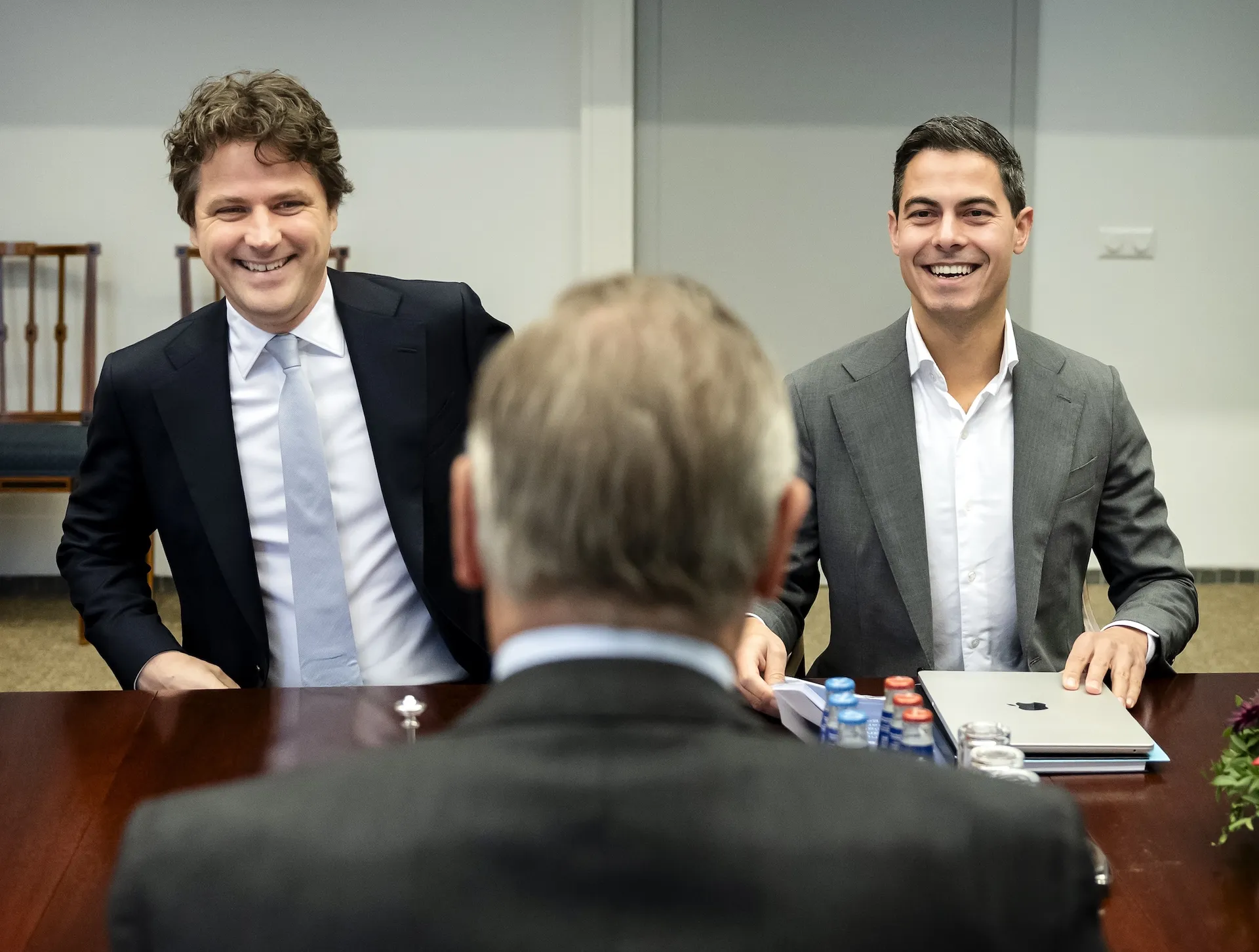 Afbeelding van Met Driekoningen een kabinet, fluitje van een cent