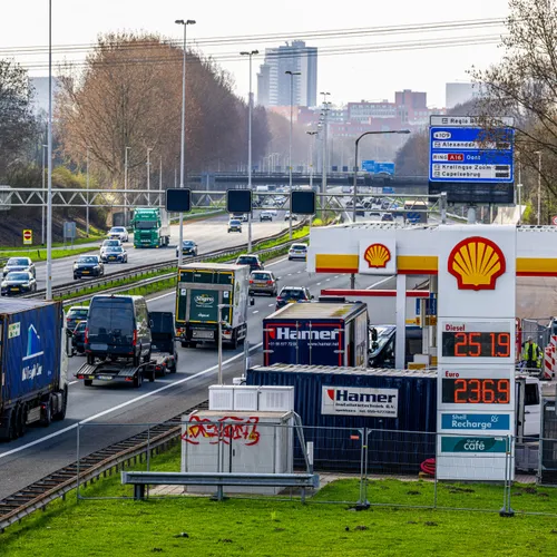 Nederland stort zijn economie in de afgrond in de Straat van Hormuz