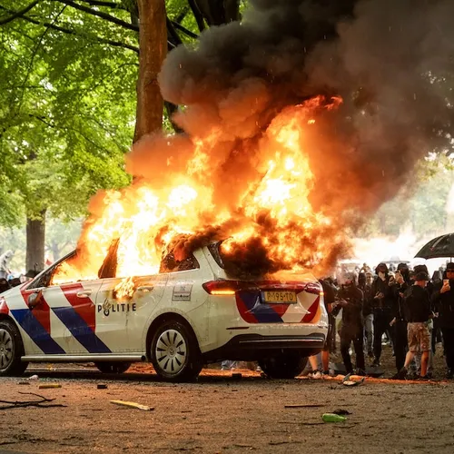 Het fascisme laait weer op, bereid je voor