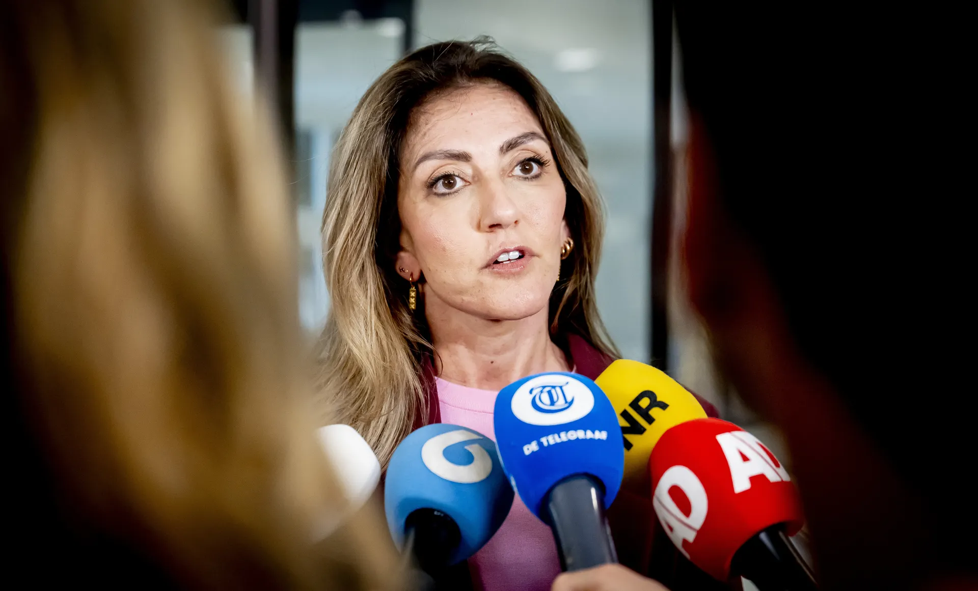 Afbeelding van Dilan Yesilgöz gruwt van plan om hardwerkende Nederlander meer te laten verdienen