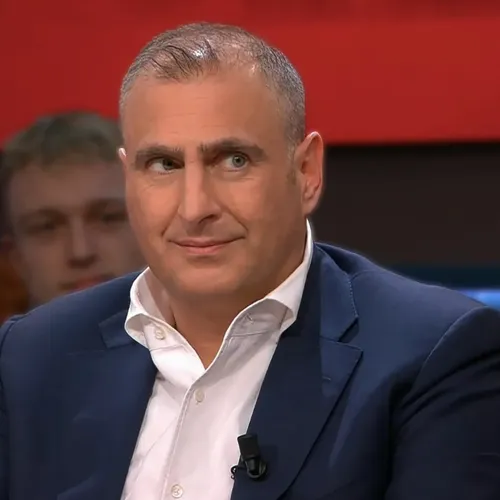 Wie beweren dat de komst van asielzoekers moet worden ingedamd, zijn politieke oplichters