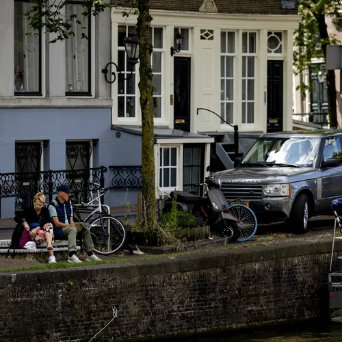 Wagenwedloop zet door: auto’s breder, langer en zwaarder