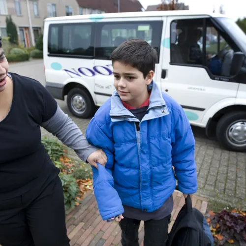 Hoe kunnen positief menselijke eigenschappen tegenwicht bieden aan alle negativiteit en destructie?