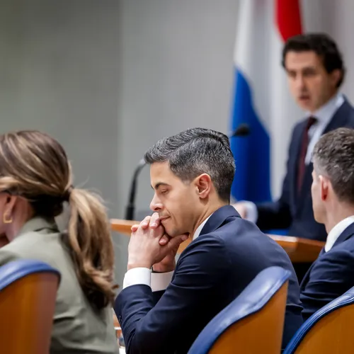 Rechtse minderheidscoalitie wil Jesse Klaver het vel over de oren trekken vanwege Iran-oorlog en financiële tegenvallers