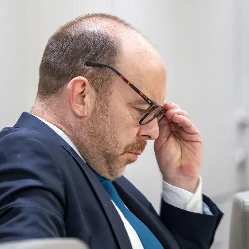 Driekwart gemeenten voldoet niet aan spreidingswet, Amsterdam en Rotterdam vangen juist meer vluchtelingen op