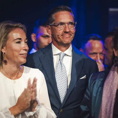 Hoe kan Coenradie voor veiligheid voor vrouwen zijn als ze tegelijk discriminatie tegen vrouwen steunt?