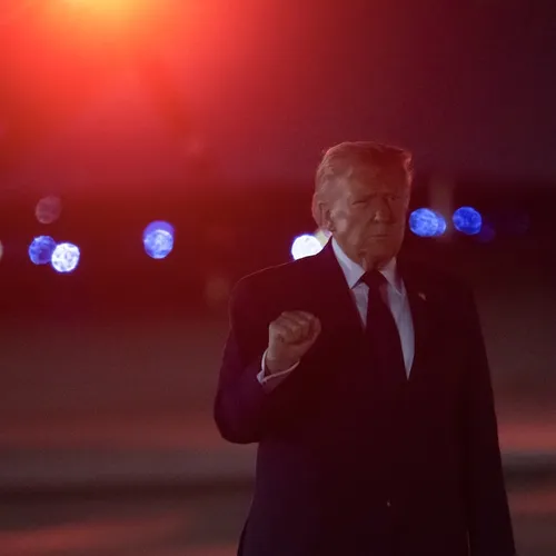 Trump zoekt hulp Poetin, versoepelt sancties tegen Rusland