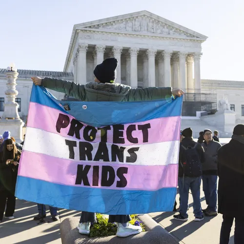 Trumps fascistische trans-uitwissing in werking: trans personen in Kansas moeten rijbewijs inleveren