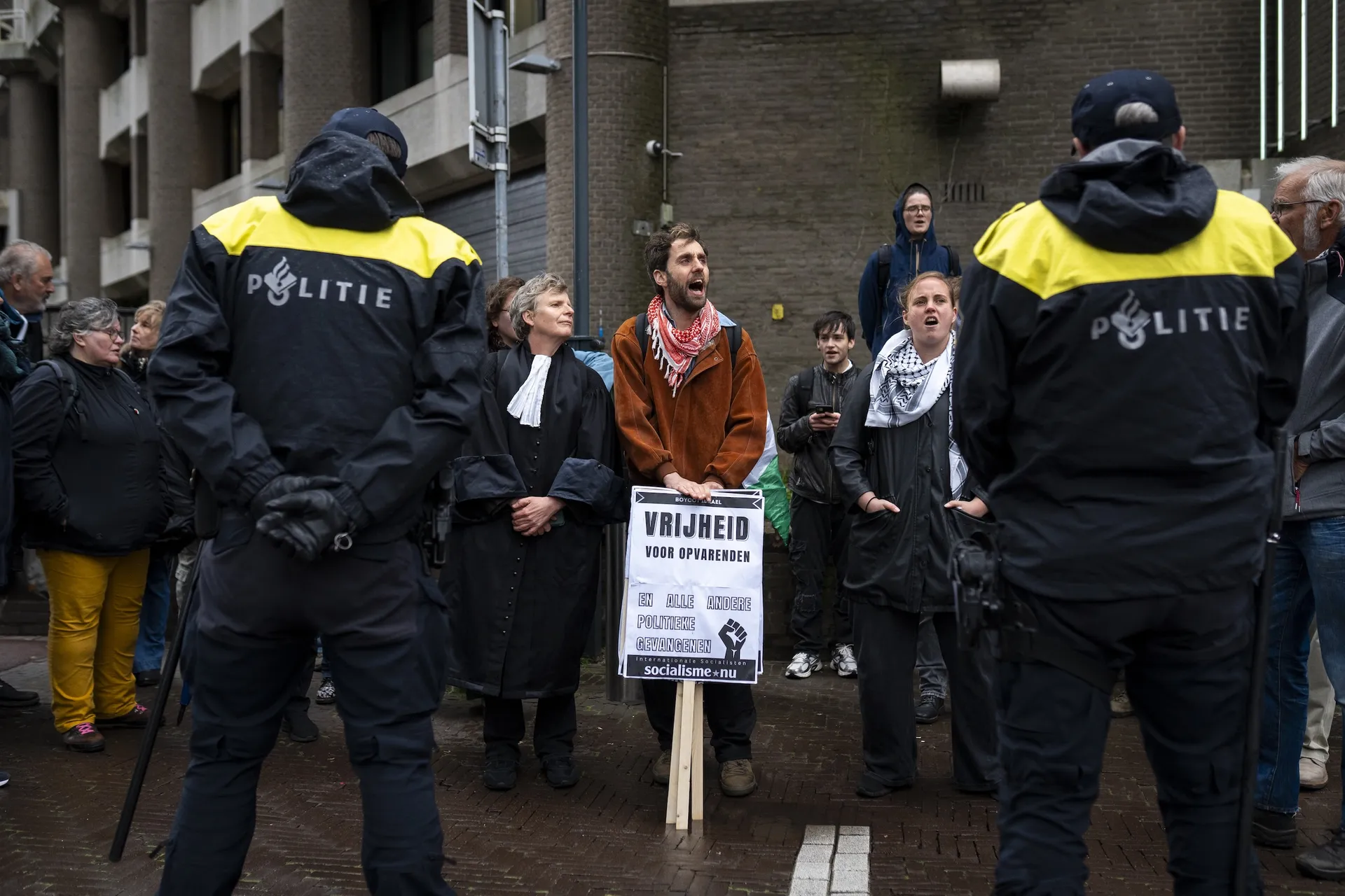 Afbeelding van Politie pakt ouders op van door Israël ontvoerde Flotilla-activist
