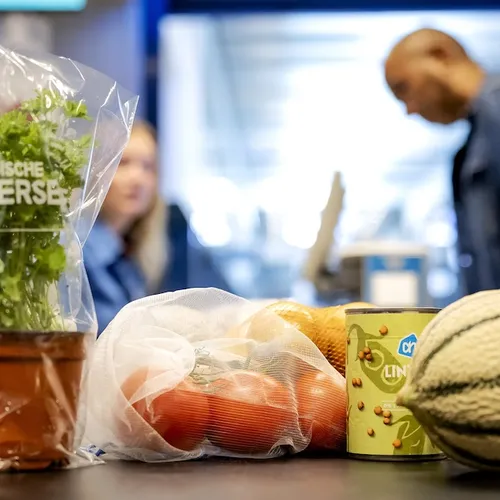 In de statistieken zijn Nederlanders rijk, bij de kassa niet