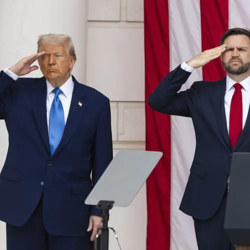 Trump-regime geeft Poetin groot cadeau en stopt levering beloofde munitie aan Oekraïne