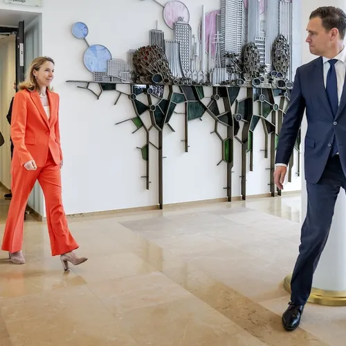 Het land staat aan de vooravond van de grootste energiecrisis ooit en premier Jetten is nergens te bekennen