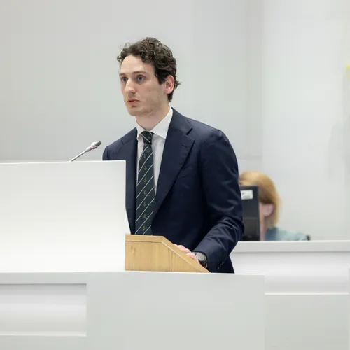 Partner van Lidewij de Vos liegt over woonplaats