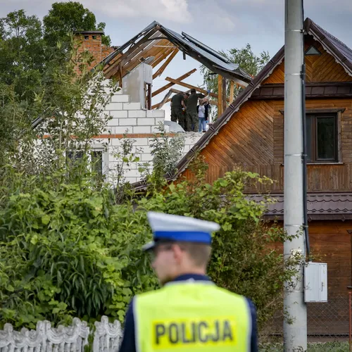 NATO domneva, da so ruski droni ciljali letališče v Rzeszówu; Nizozemska sestrelila tri drone.