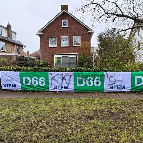 Extreemrechts intimideert lokale politici in Baarn met hakenkruizen en homohaat