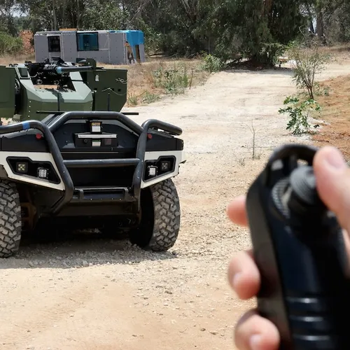 Grootste Israëlische wapenfabrikant verdacht van corruptie bij NAVO-leveranties, orders gestaakt