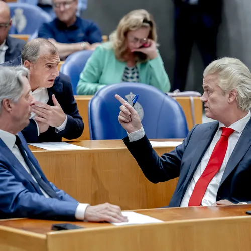 Tweede Kamer toch akkoord met xenofoob asielpakket Wilders
