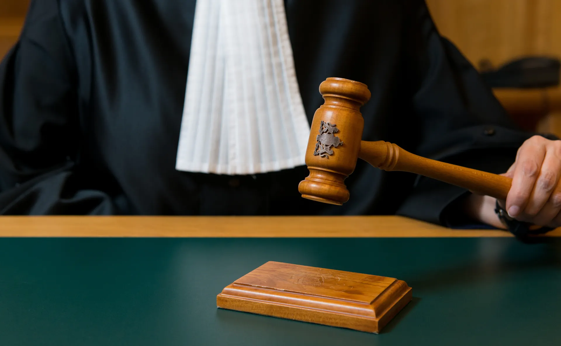 Afbeelding van De nieuwe normaliteit: hoe laks strafrecht huiselijk geweld verandert in een machtswapen