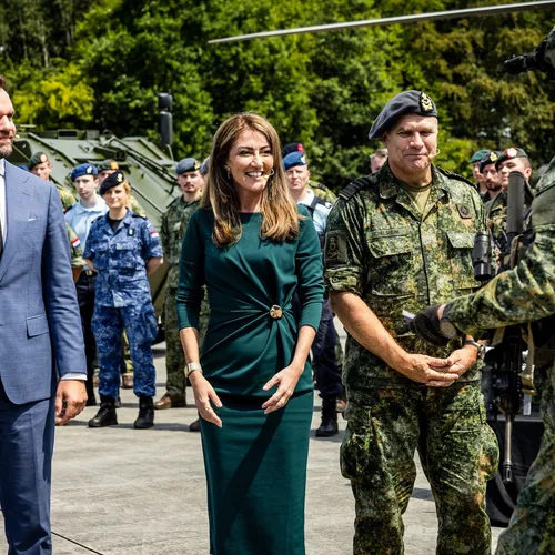 Onze defensie is ouderwets en slaaf van Trump en Netanyahu