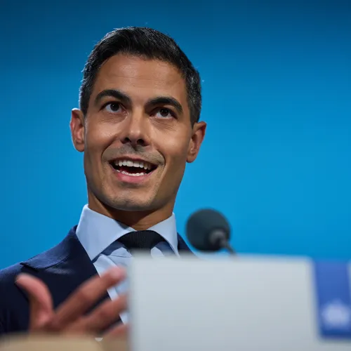 Op zijn best is Rob Jetten nog een burgemeester in oorlogstijd die zich wijsmaakt erger te voorkomen