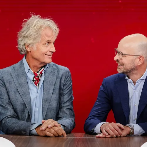 Laat die vaste gasten in de talkshows hun mond eens houden