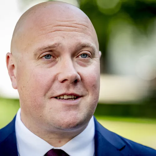 Eerste Kamer stemt voor vuurwerkverbod, maar VVD’er te labbekakkerig om het nog dit jaar te fiksen
